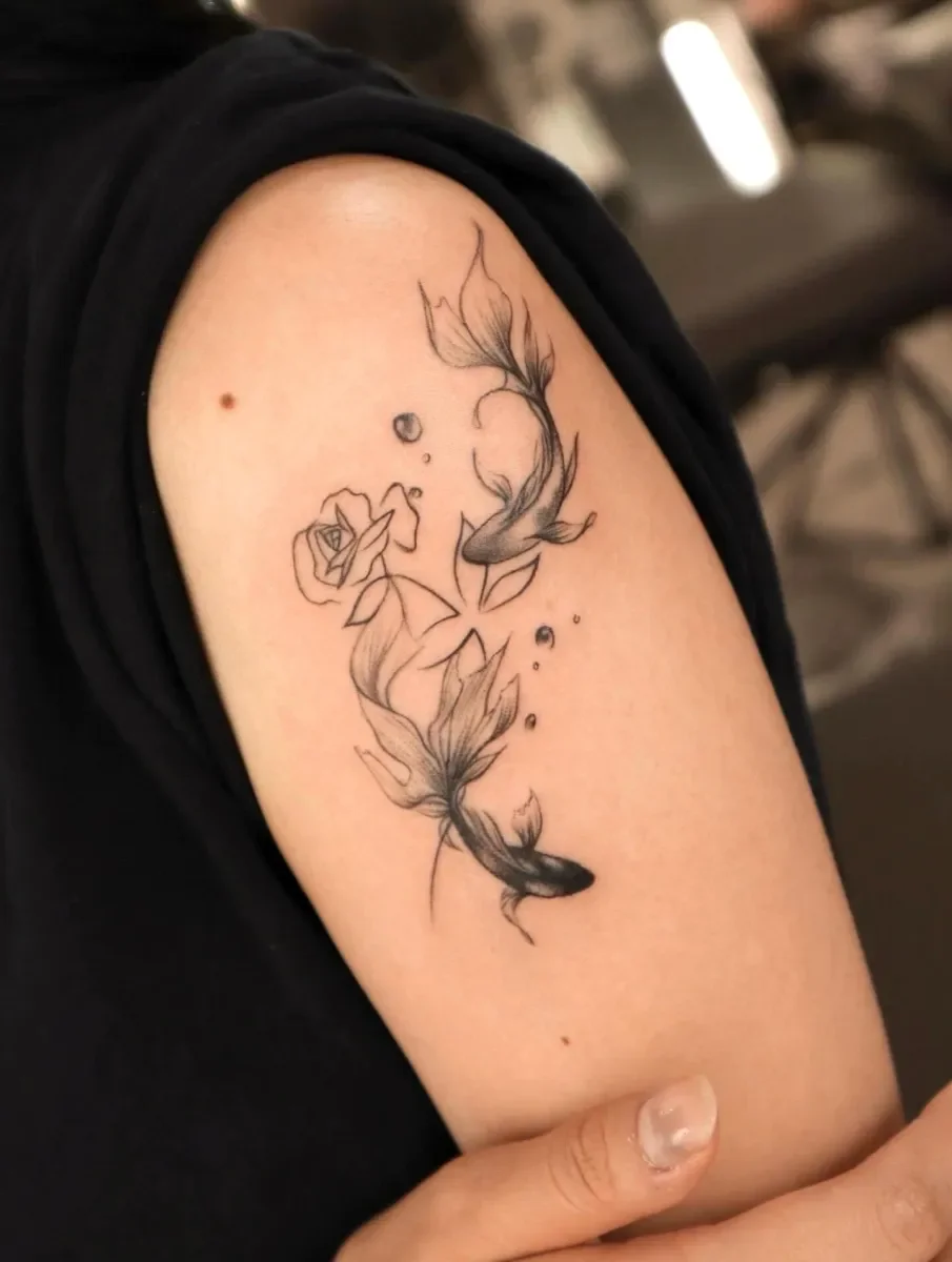 섬세한 물고기 장미 타투🤍✨ 물결, 금붕어, 잉어, 꽃, 탄생화, 예쁜 ,감성, 추천, 미니, 자연, 나비 - 1