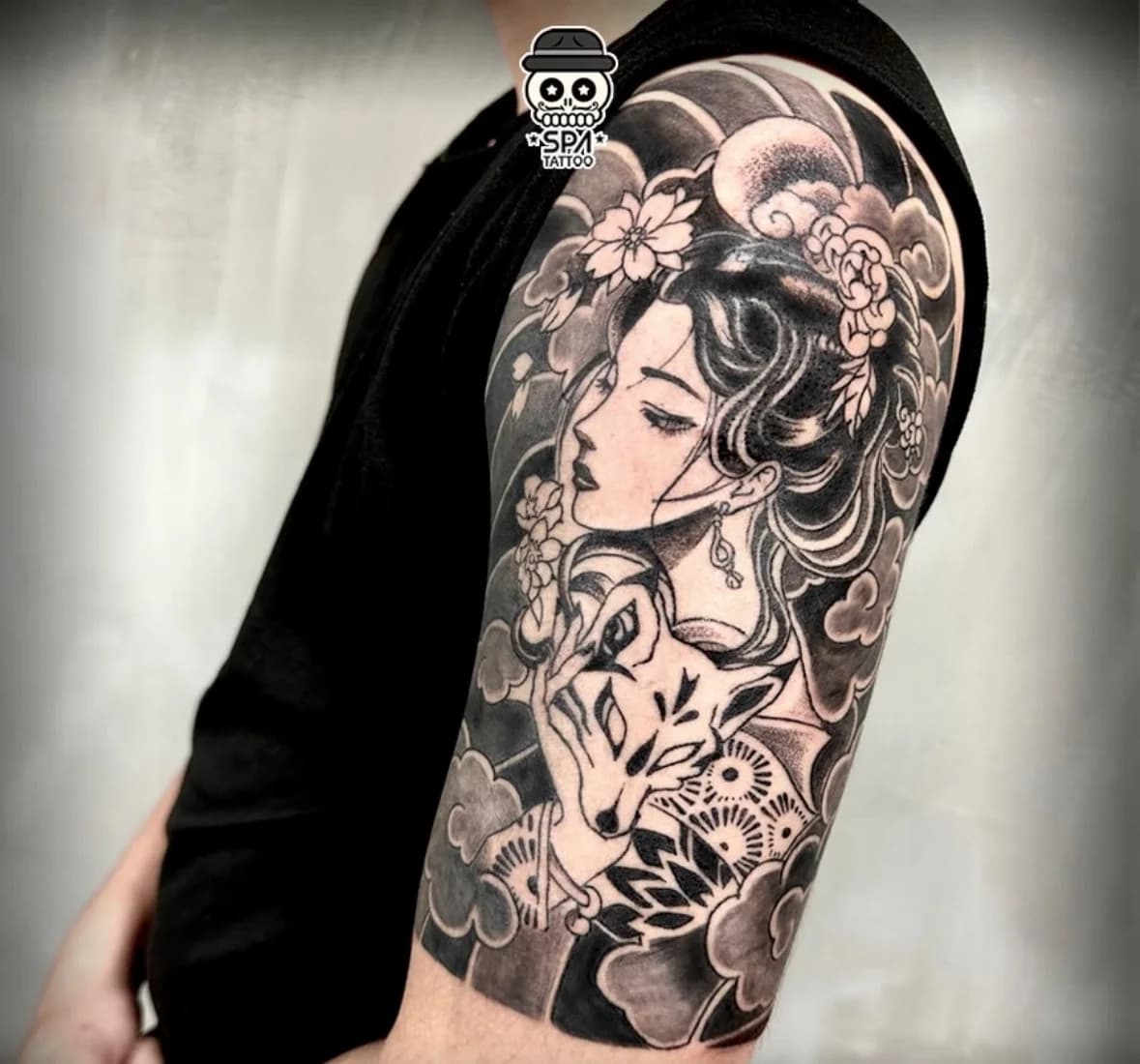 이레즈미 반팔 여인 키츠네 가면