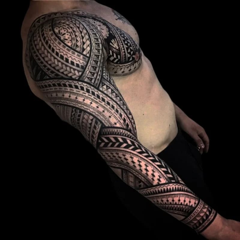 폴리네시안 가슴긴팔 체인타투 - 1
