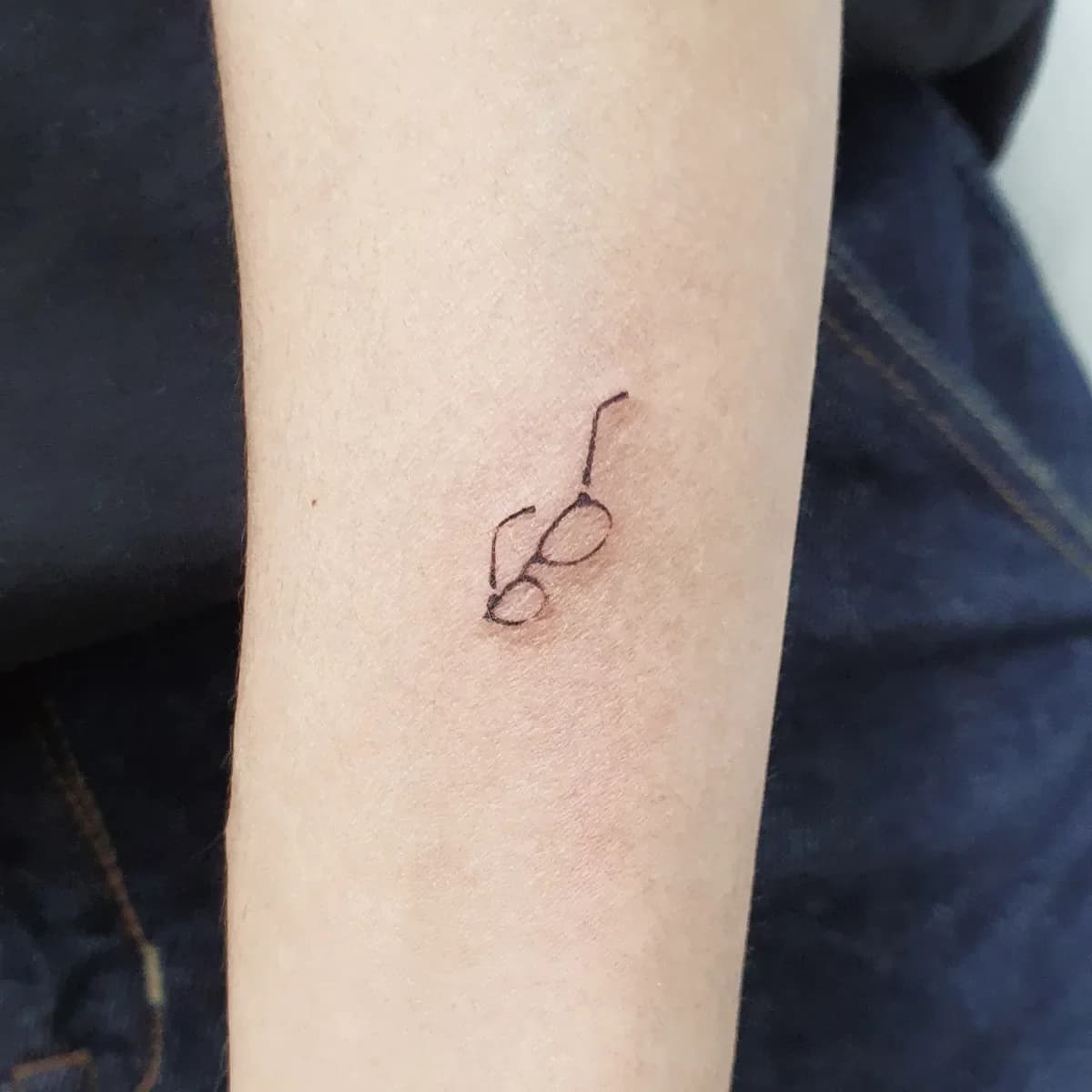 미니 안경 타투